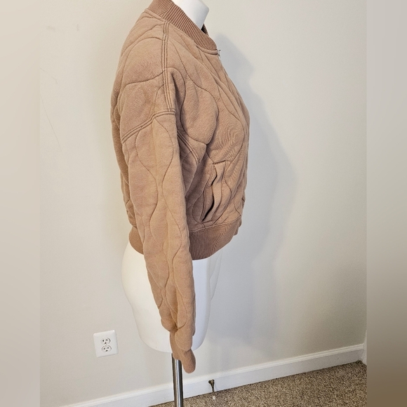 Abercrombie and Fitch Quilted Bomber Jacket Size Medium EUC - Picture 6 of 12